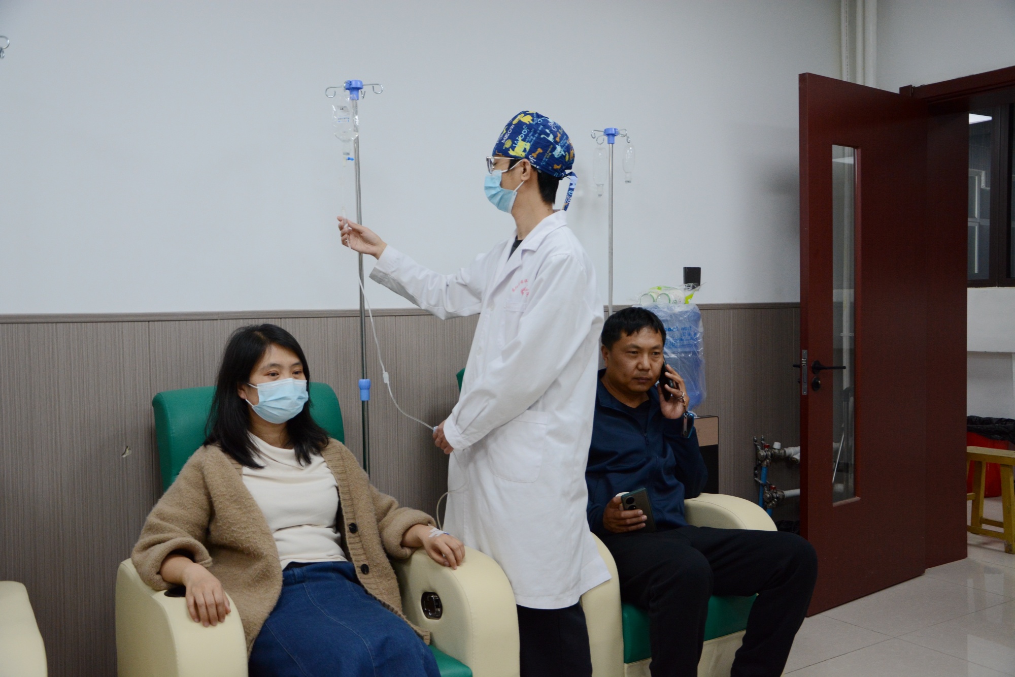 河北高阳：开设夜间门诊服务守护群众健康“不打烊”