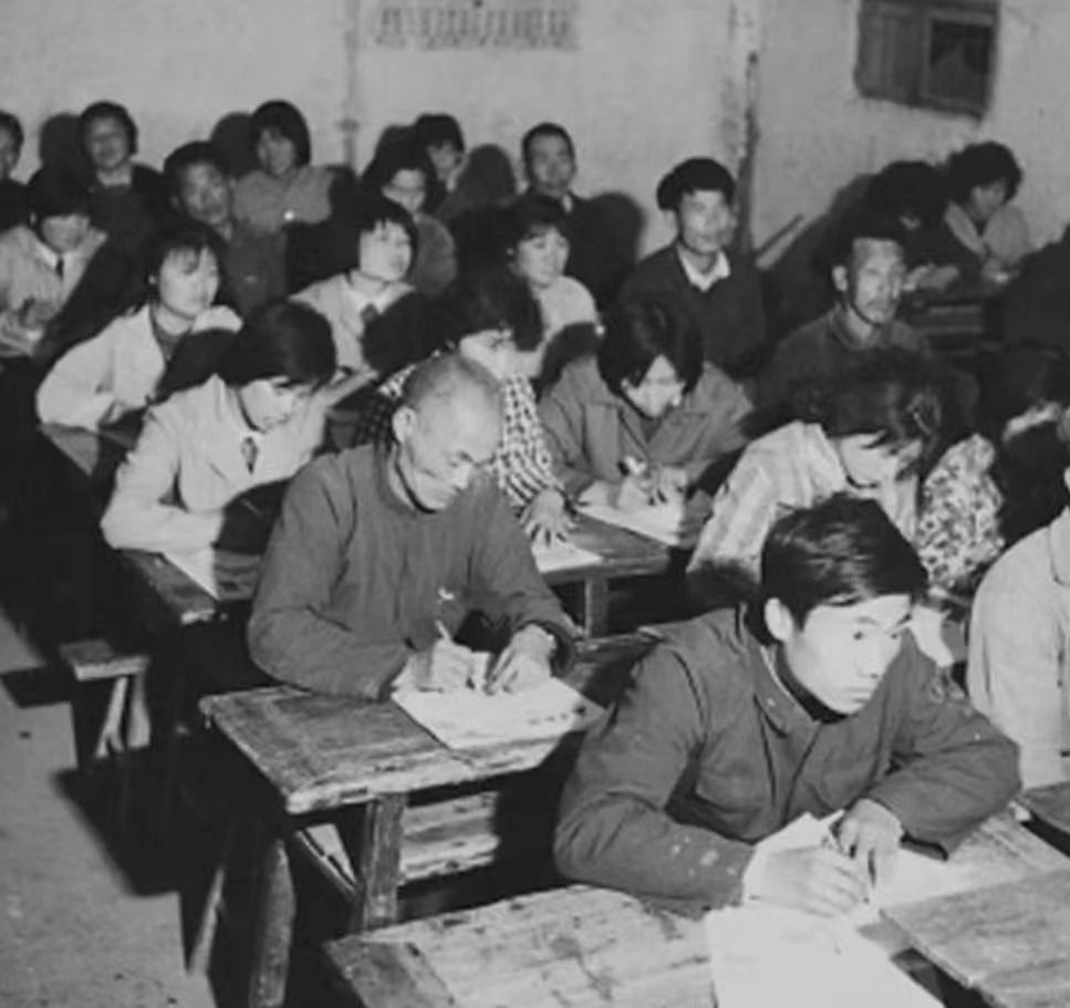 我曾是一名光荣的扫盲夜校教师