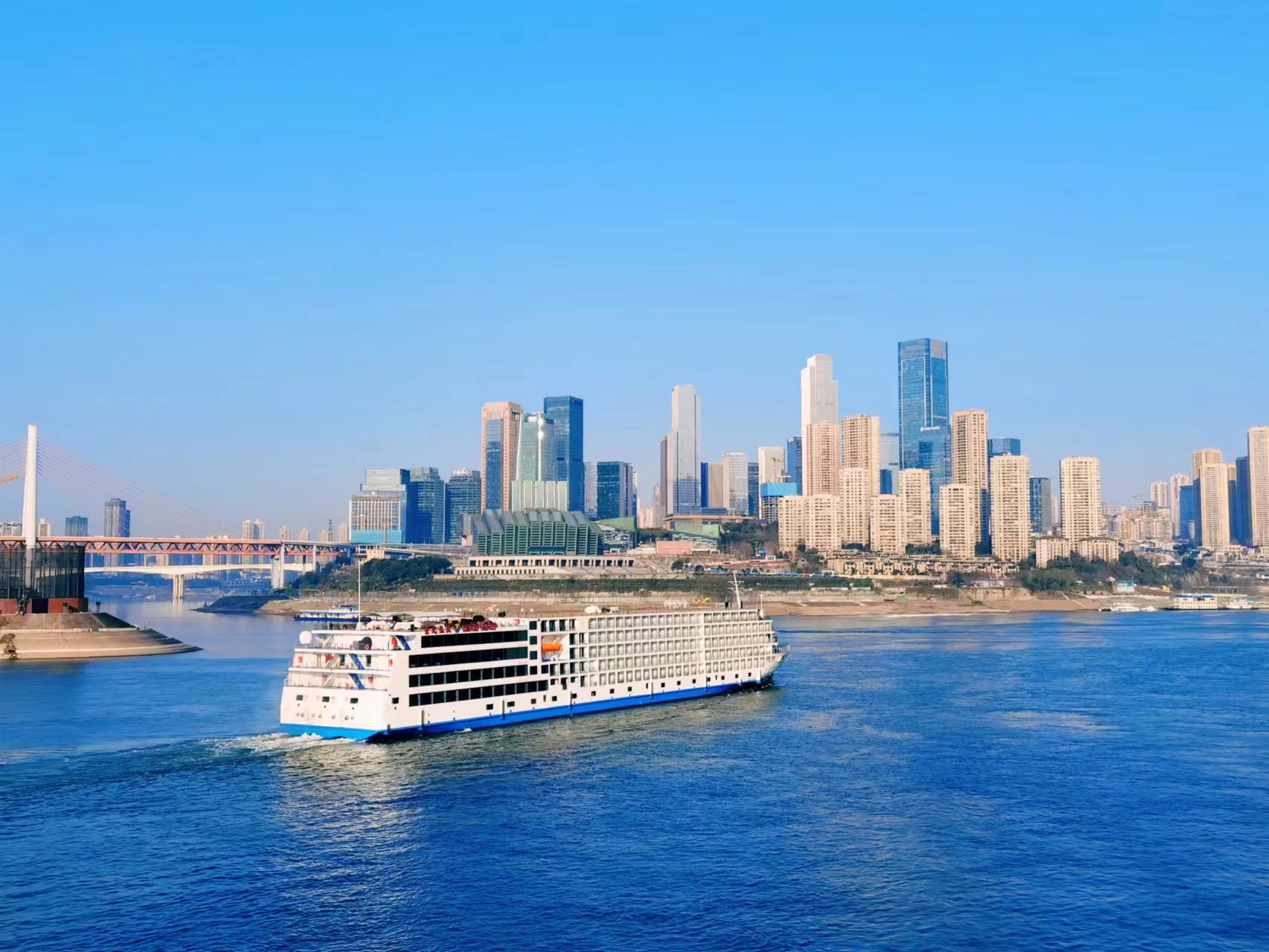 重庆连续多年旅游客流量全国第一,2023年上半年重庆旅游总人次