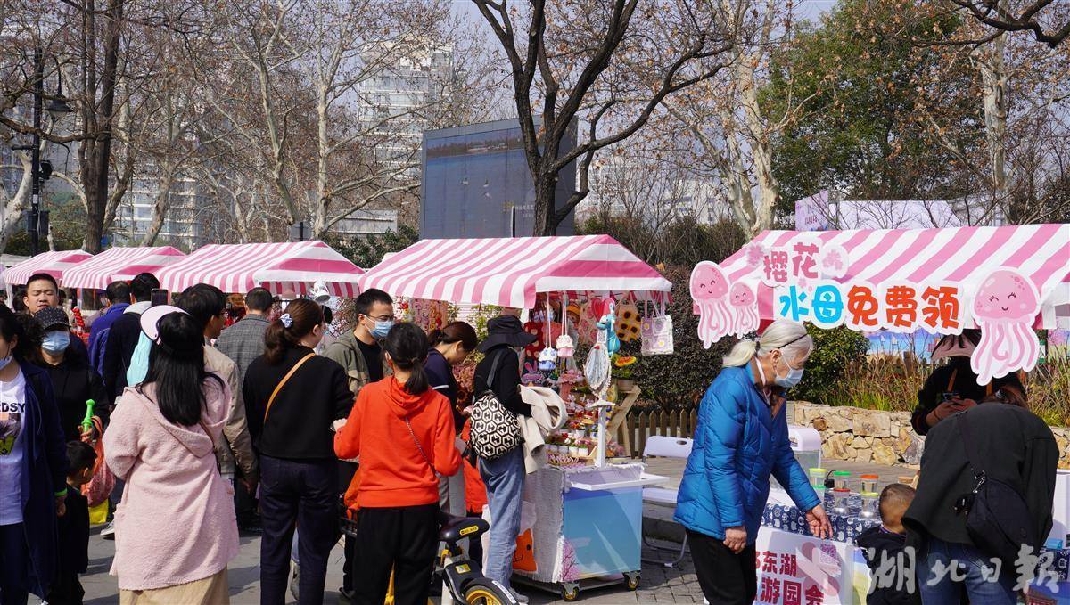 踏青东湖赏樱花,一起踏青游园赏樱花感受春的气息