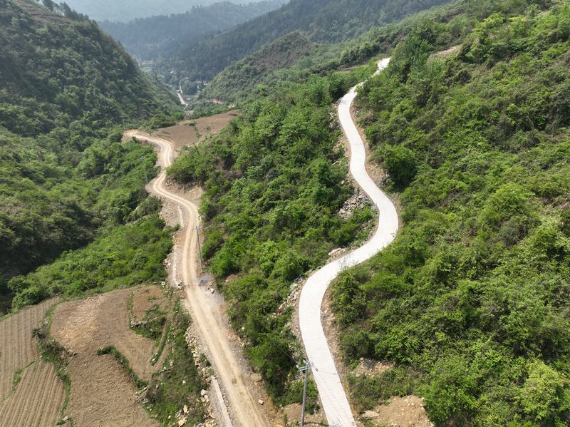 桐梓楚米至燎原改扩建工程,遵义市桐梓县楚米镇发展