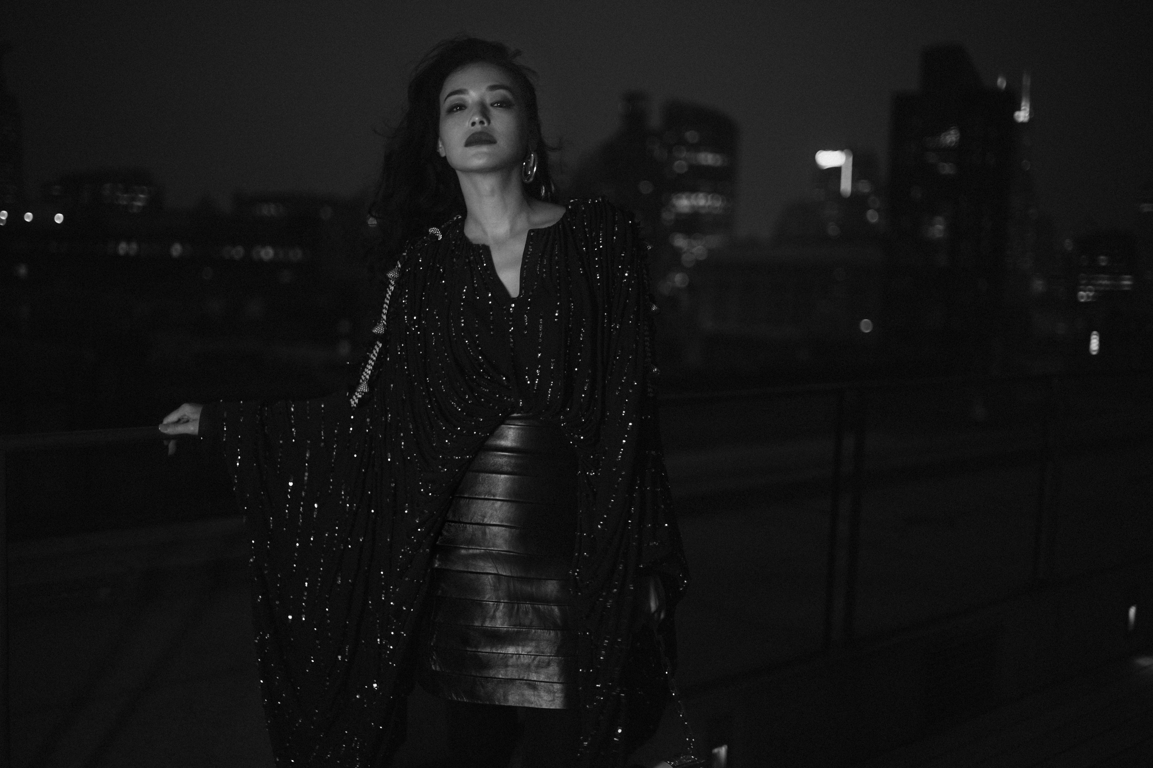 舒淇亮相米兰秀场,路易威登2022早春时装秀舒淇