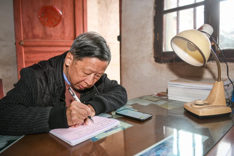 红色运动会勇闯铁索桥,红色体育运动会开幕式