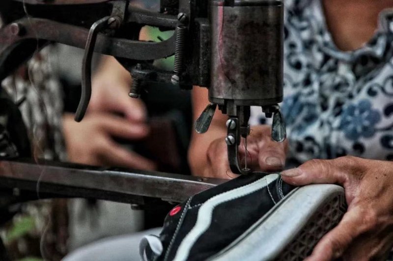 消失的行业修鞋阿姨,修鞋阿姨的最新视频