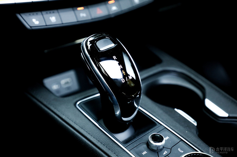 试驾23款凯迪拉克xt4豪华版,凯迪拉克xt4有48v可以省多少油