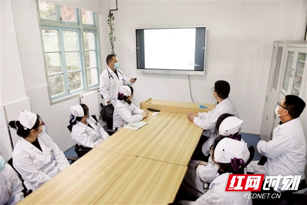 肾内科医生护肾,邵阳学院附属第二医院肾内科