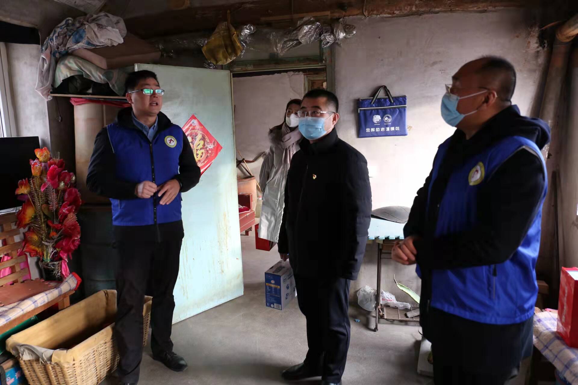 中医医院慰问辖区残疾老人,中医院领导慰问医护人员