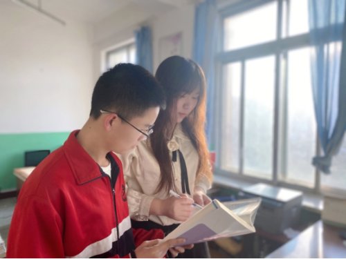 以心育人静待花开教学案例,以心育人静待花开教育故事