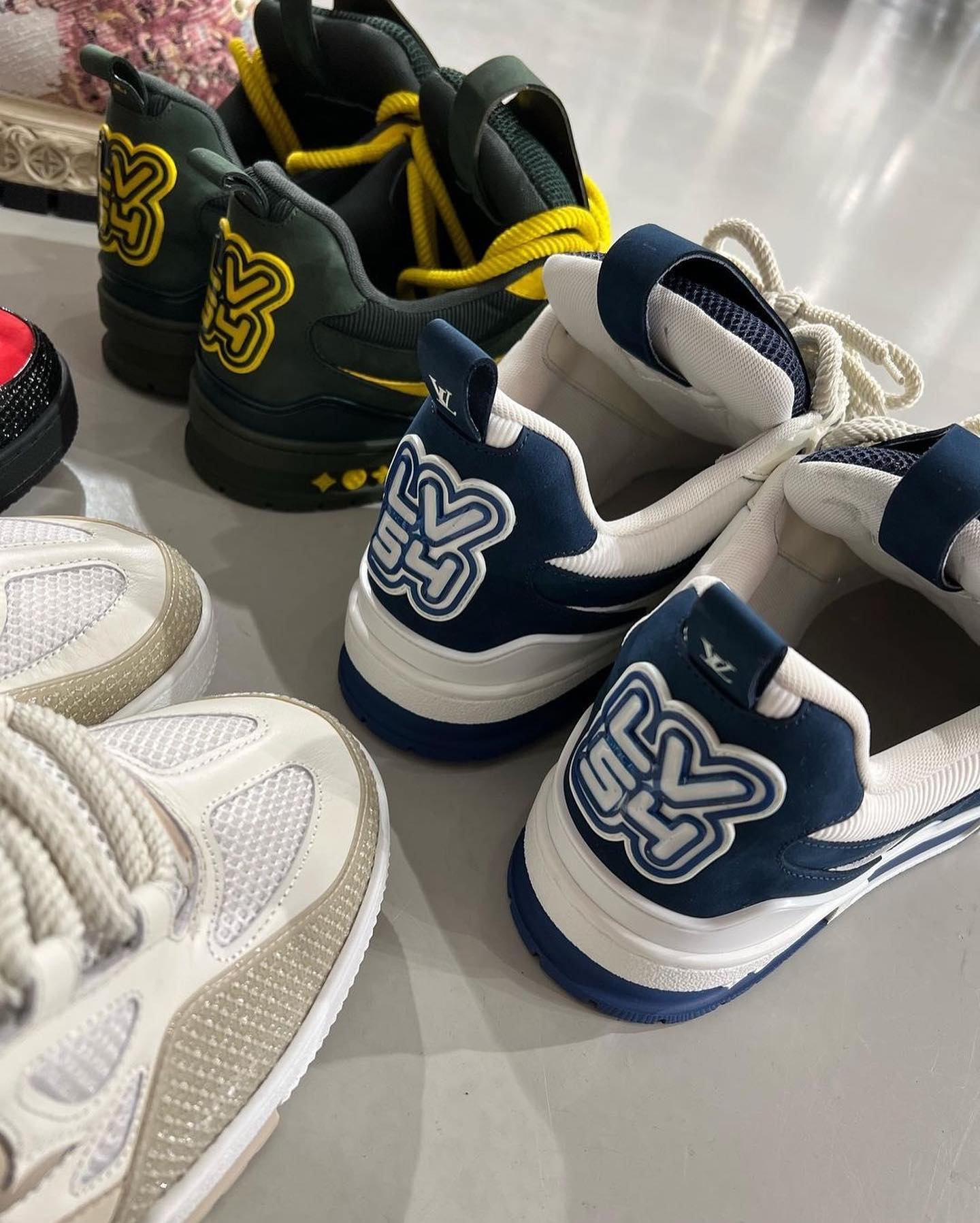 lv滑板鞋怎么火的,lv滑板开箱