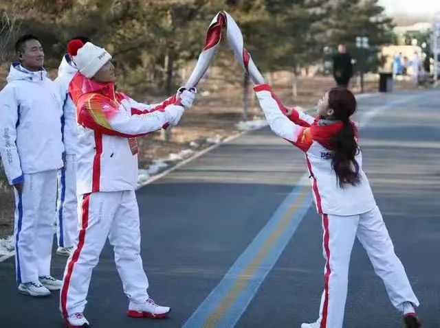 警探号丨14年前他是护跑手2022年高擎奥运火炬“飞扬”