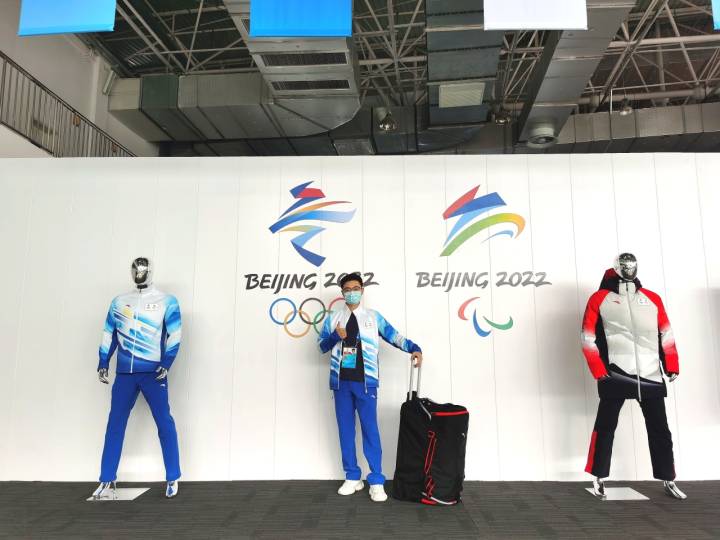 “我代购不了冰墩墩，也见不到谷爱凌，但离奥运这么近！”浙籍志愿者小伙，记录下冬奥点滴