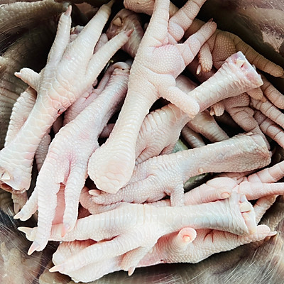 沉浸式吃卤鸡爪软烂脱骨,卤得很入味的脆皮鸡爪