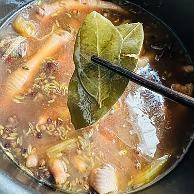 沉浸式吃卤鸡爪软烂脱骨,卤得很入味的脆皮鸡爪