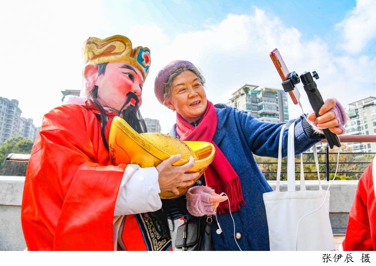 想体验新国潮？全凭“手速”！国潮迈入3.0时代，情感消费站上风口