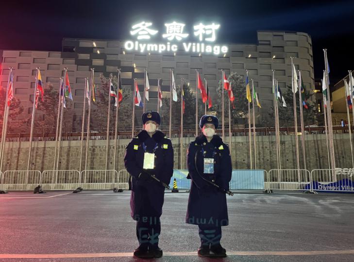 滑雪板爆裂场面,滑雪雪板断裂