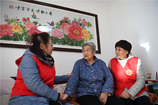 习*平近**总书记关切事丨社区“小饭桌”托起的优雅晚年