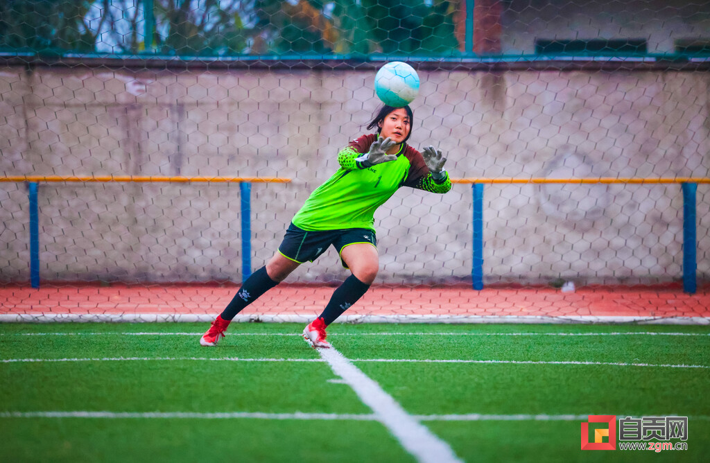 待放！自贡足球小花