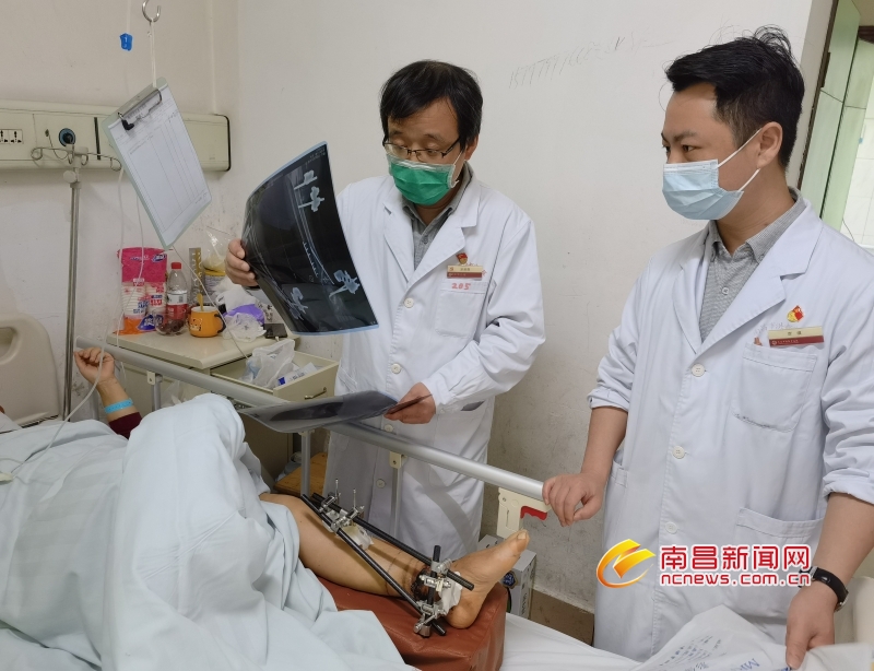 杏林春暖惠百姓,杏林春暖悬壶济世