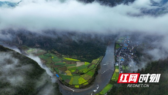 描写峒河的散文,散文春色满园