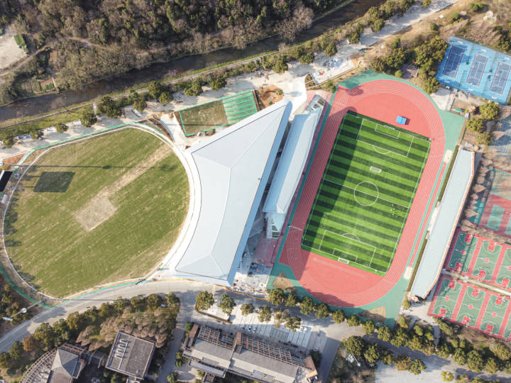 亚运板球场长啥样？约两个足球场大，球道用土讲究多