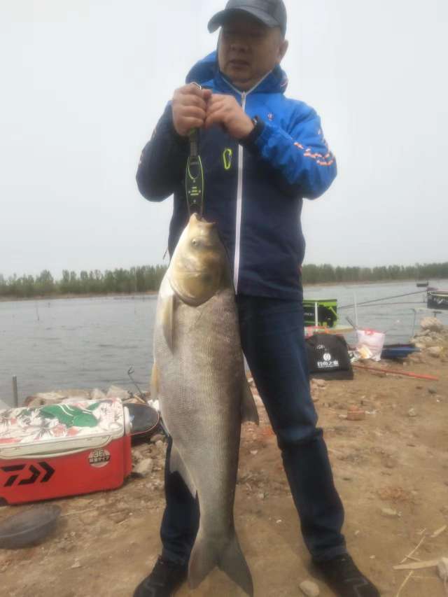 「四月渔获」27斤巨物！刷新个人单尾记录