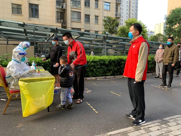 抗疫人员化身曙光守护者,抗击疫情保安工作事迹