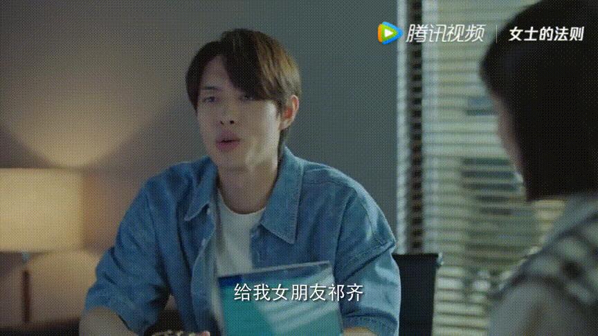 晓法追剧丨2.8万元买个假包,要求十倍赔偿合理吗?