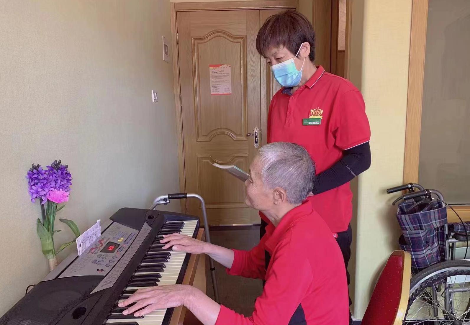 北京疫情下，90多位老人的“安全岛”