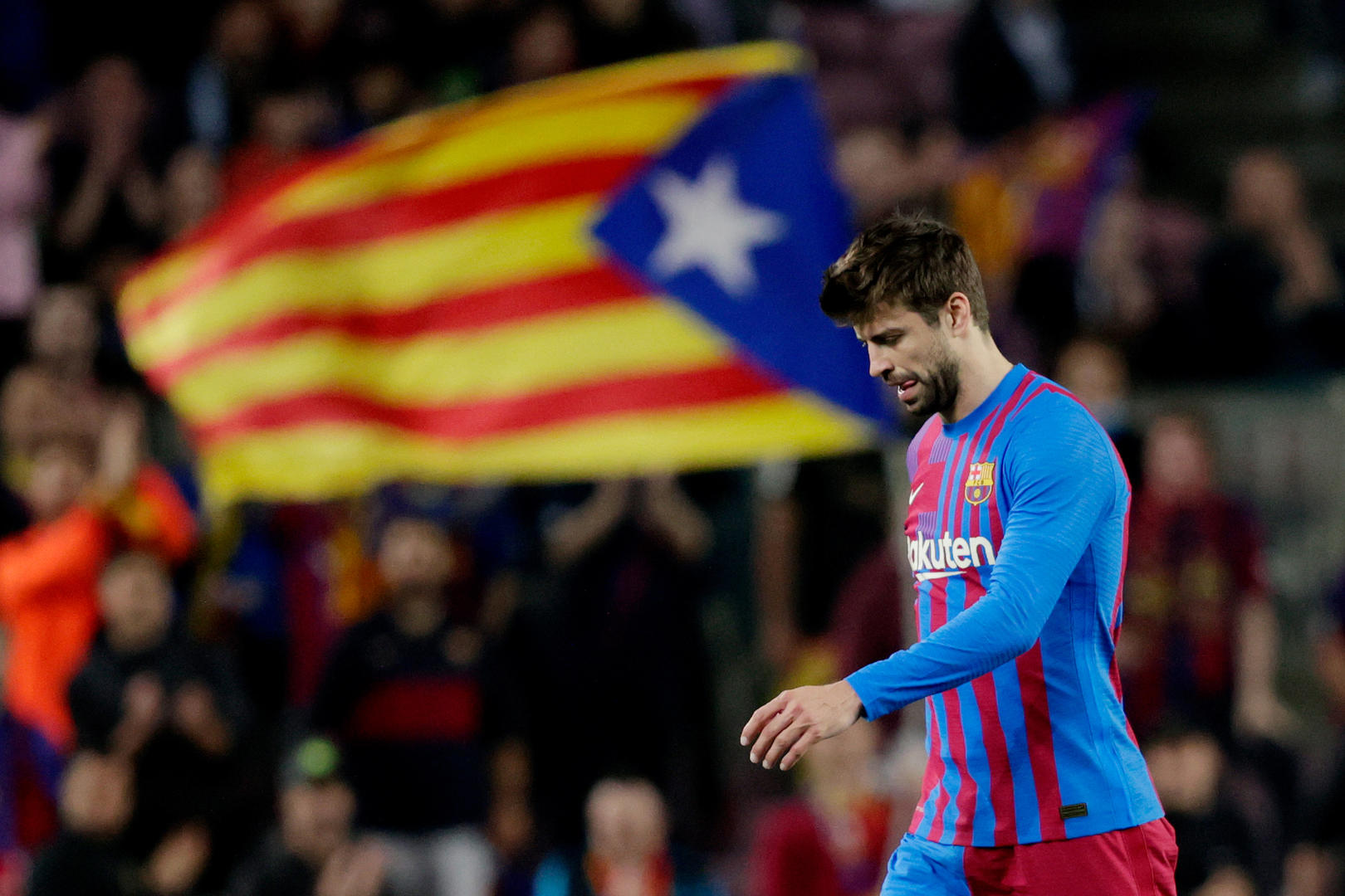 巴萨穷疯了？出租主场办婚礼、踢坝坝球、玩密室逃脱，为还债花式自救