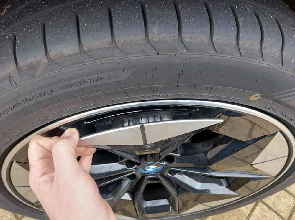 电动车的轮头不灵活有点重,电动车轮毂为什么难看