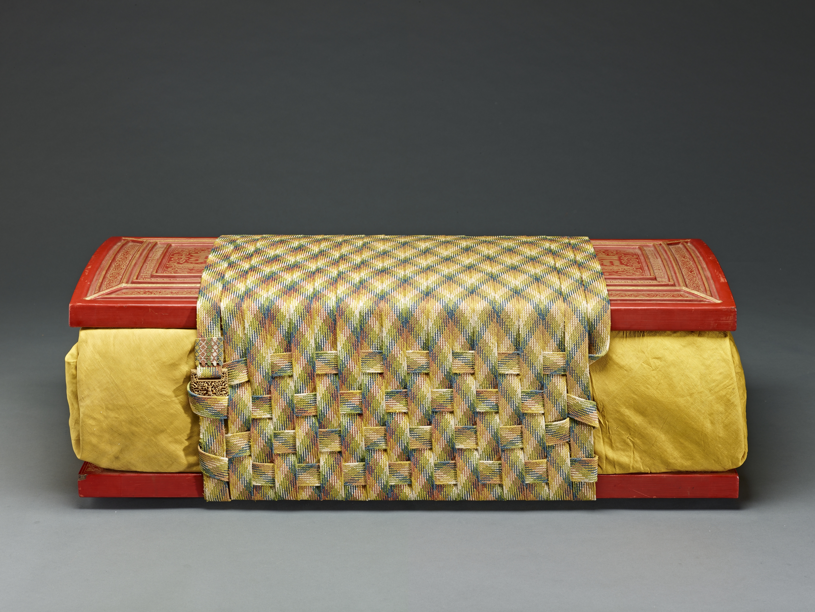 梵䇲与经折：台北故宫新展善本古籍选粹