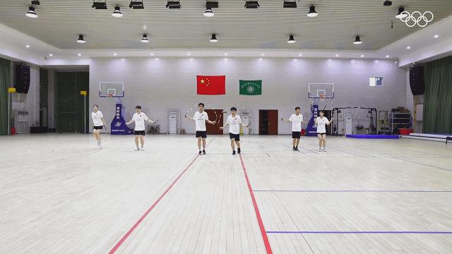 追光|国际奥林匹克日：看完奥运冠军的运动挑战，就已经出汗了