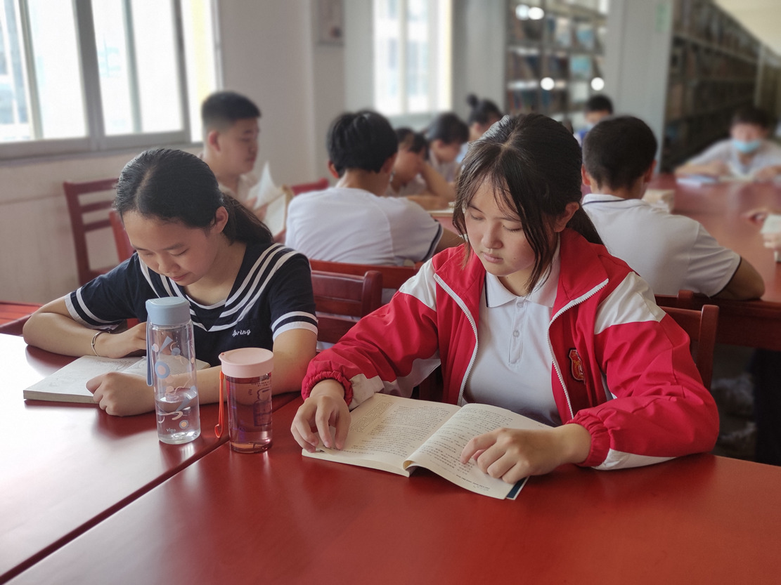 学校暑假托管不开空调吗,暑假学校不收费补课