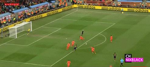 伊涅斯塔世界杯边线过人,伊涅斯塔视频世界杯绝杀