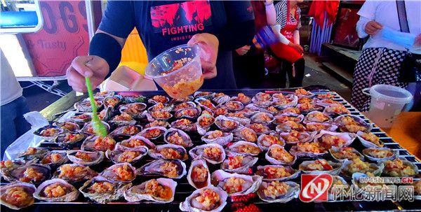 高温催热“夏夜经济”怀化夜市红红火火