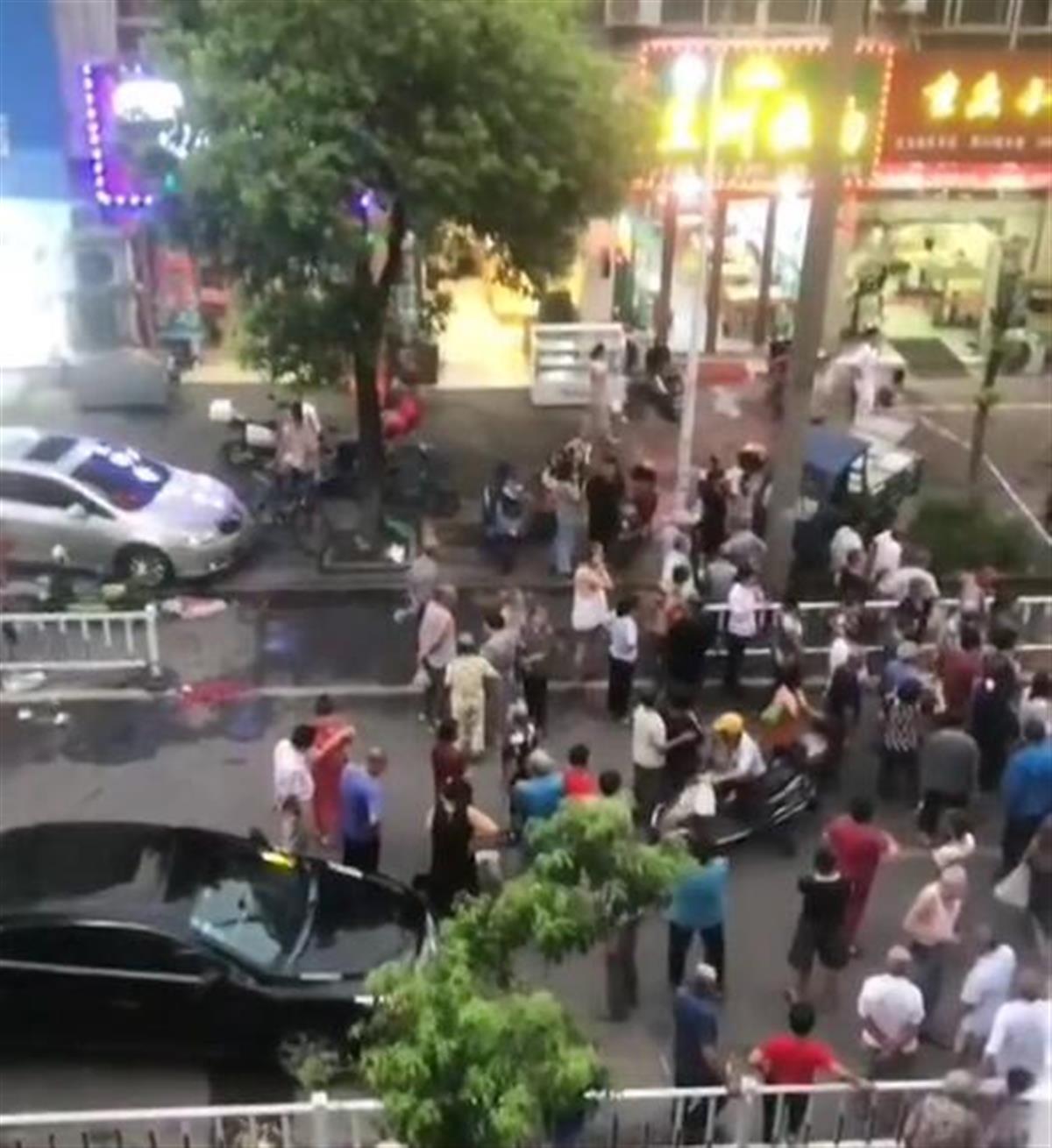 浙江女子被台风从11楼吹落坠楼,女子被台风吹倒受伤