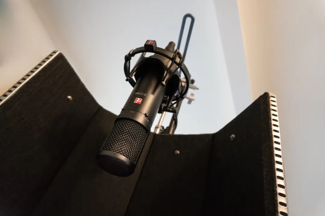 打造家庭录音室设备,家庭简易录音棚需要哪些设备