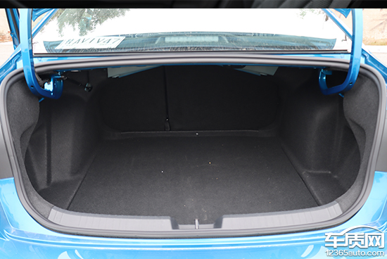 大众速腾2023款1.4超越版功能介绍,一汽大众速腾2023款1.5t超越版