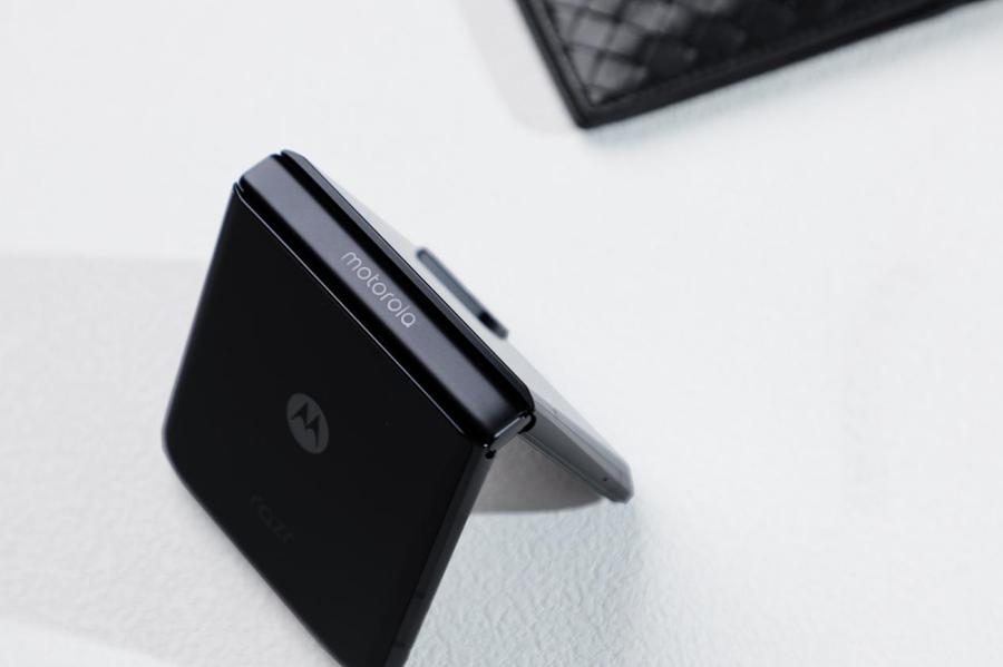 折叠屏motorazr2022款,motorazr折叠屏手机4999
