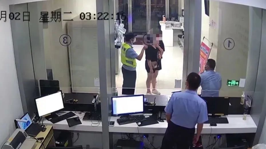 轻信qq好友上海一初中生险被骗,轻信qq好友男子被骗4万元