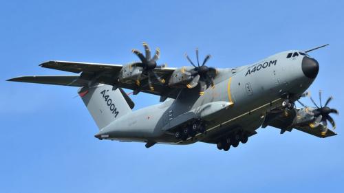 什么飞机可以运坦克,c-130大力神飞机