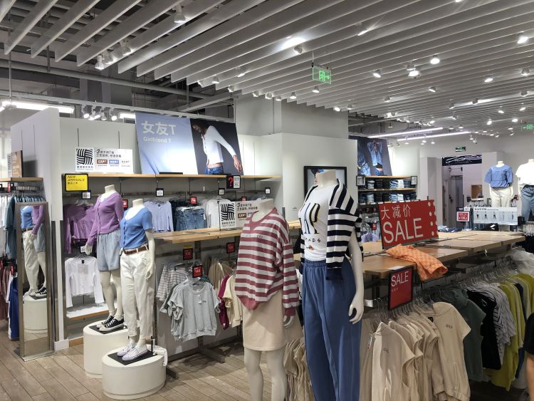 代沟英语gap,gap有代沟的意思吗