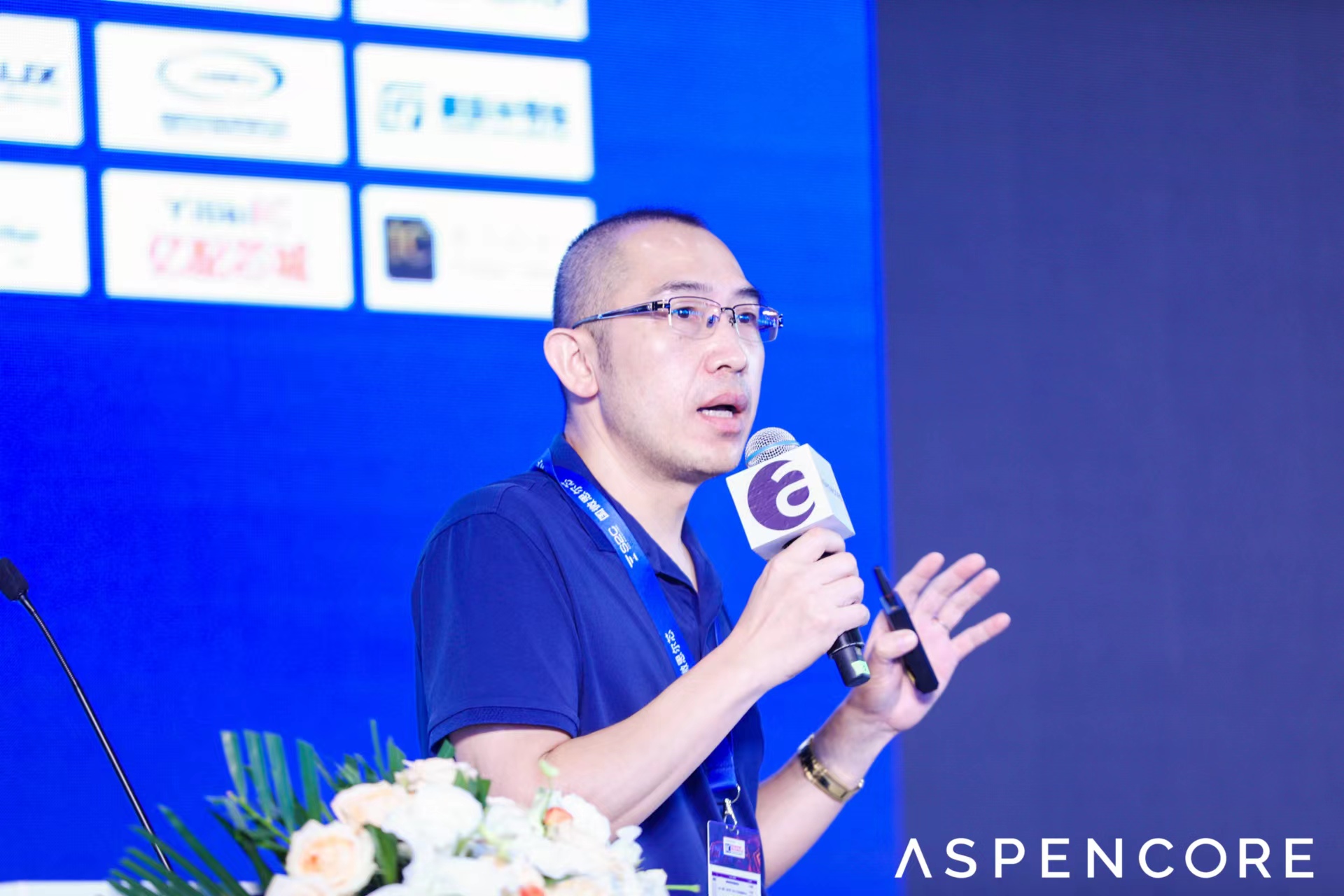 浜挎櫤鐢靛瓙lcos鑺墖,浜挎櫤鐢靛瓙鑺墖鎬ц兘