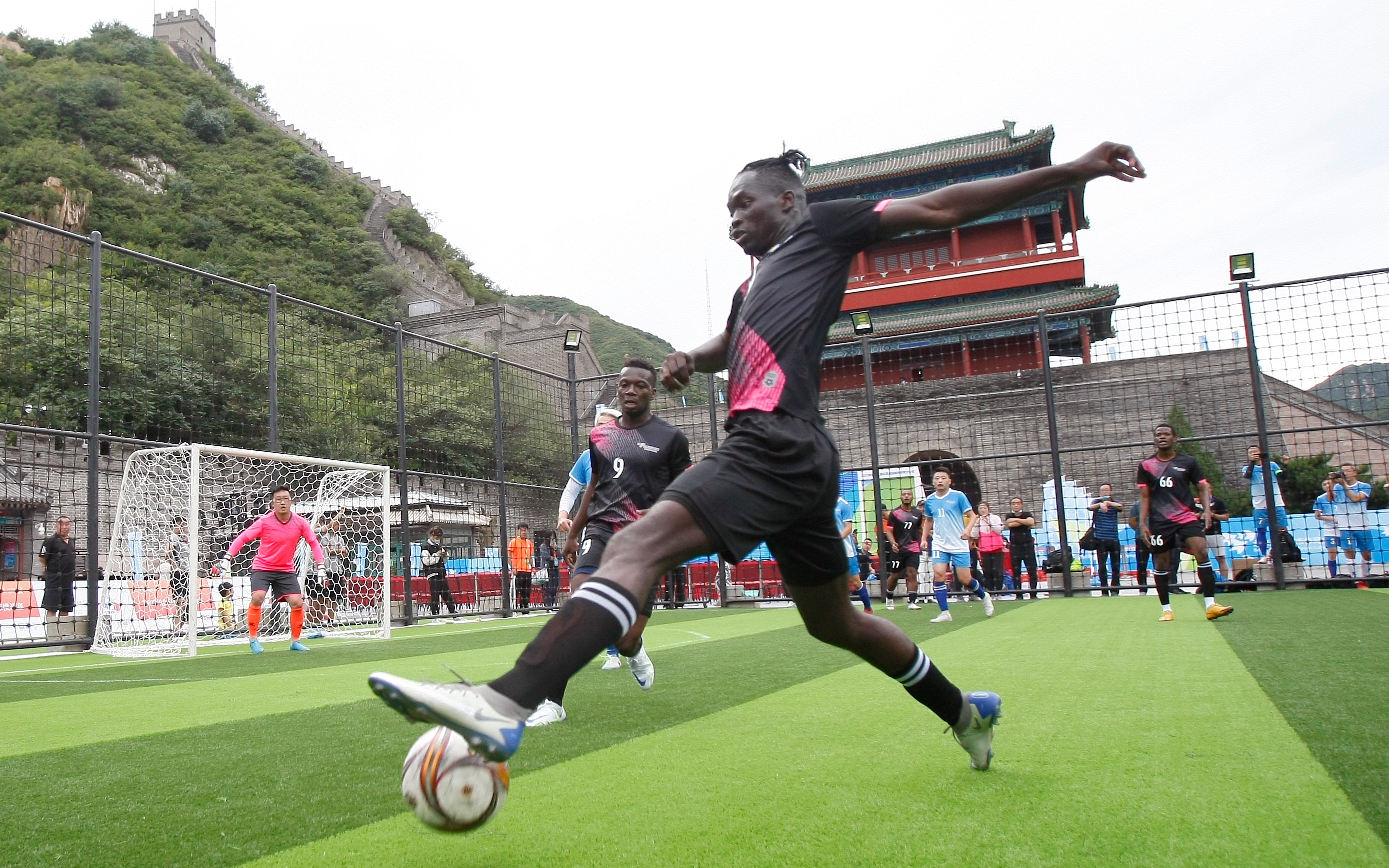 八达岭长城外国政要,多国驻华使节张家口赛区