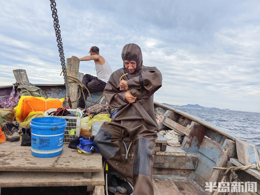 桂东出海记丨猛子将，海底捞！高风险，水上漂！好宝贝，浪里淘！揭秘胶州湾深潜捕捞者