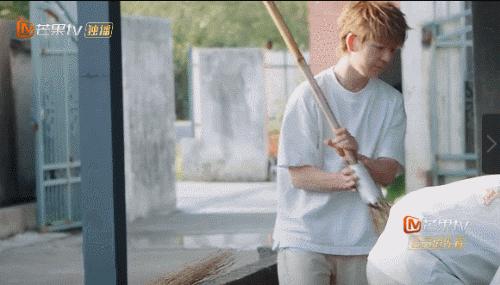 人变得越来越黄是怎么回事,为什么人的精神面貌会变