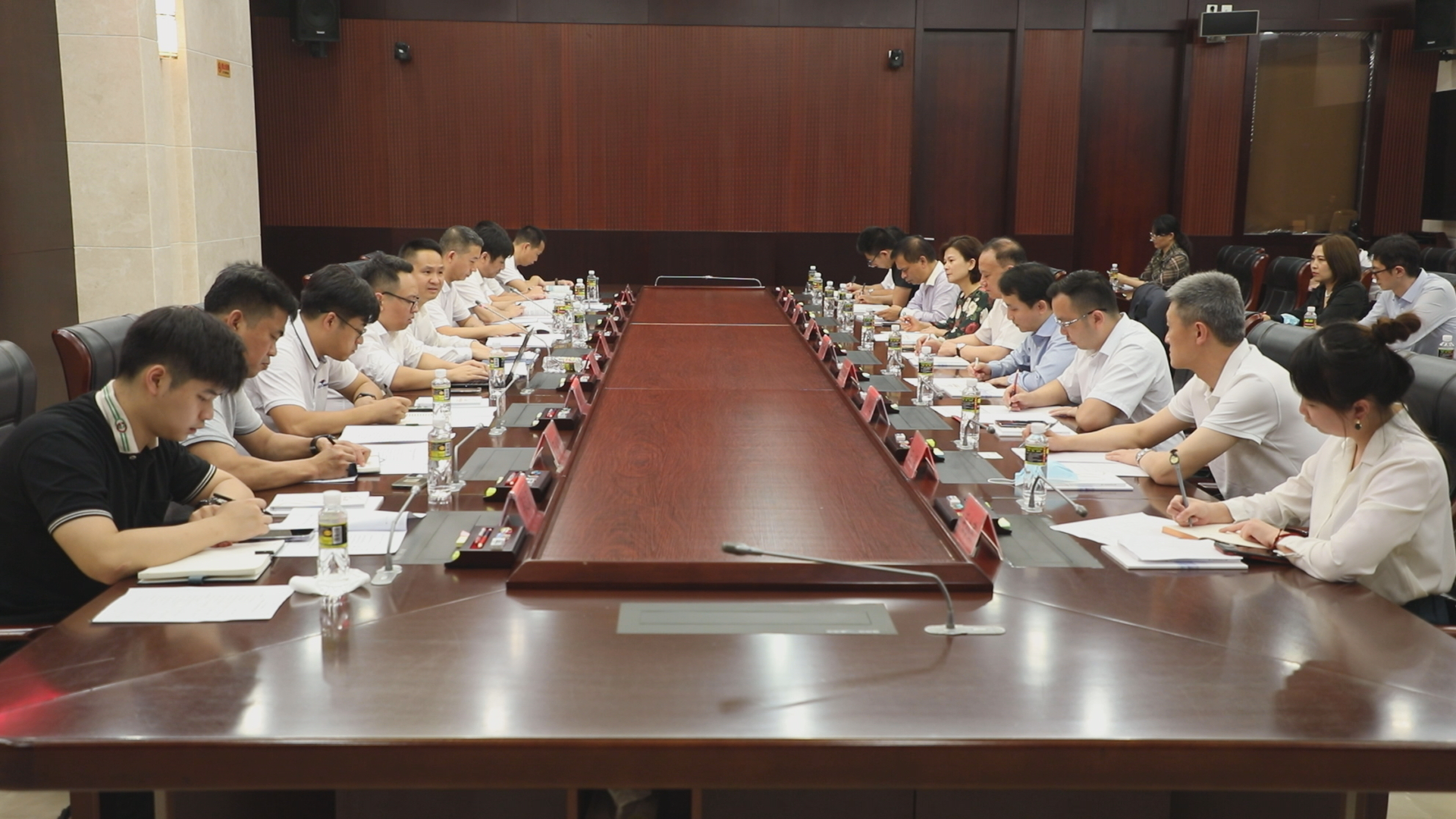 椰视频|“上市公司在海南”系列招商引资活动暨高质量发展论坛在海口举行