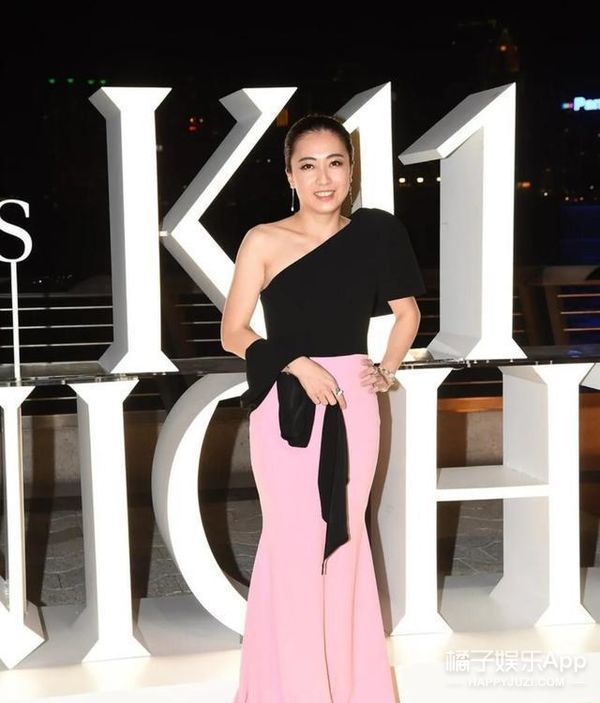 香港女首富甘比晒新照,香港女首富甘比今昔照片对比