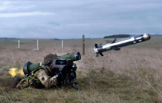 流氓之最！美国边求见恳相助，边制裁香港法官援“港独”