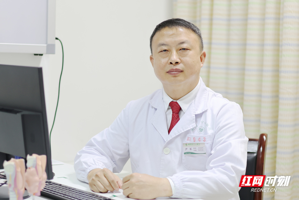 衡阳市中心医院乳腺外科尹军,衡阳市中心医院现任院长